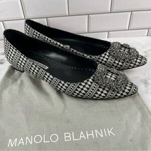 Manolo Blahnik  Size:39 Women’s  Flats in Silver and Black Patterned Jacquard